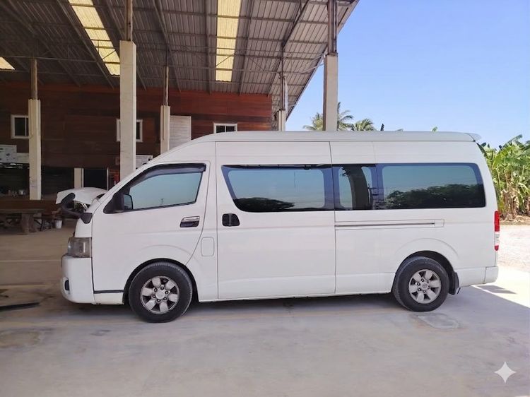 Toyota Commuter 2011 2.7 Van เบนซิน LPG เกียร์อัตโนมัติ ขาว รูปที่ 2
