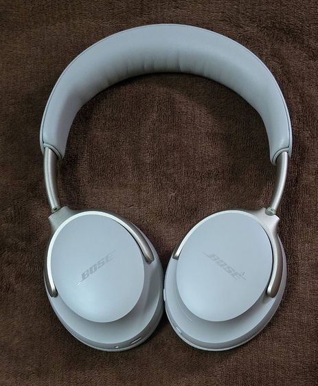 ขายหูฟัง Bose QuietComfort Ultra (รุ่นครอบหู) สีสวย Sandstone ใช้น้อยมาก สภาพดี มีประกันถึง พ.ย 69 ขาย 8,900 บาท