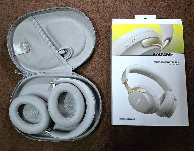 ขายหูฟัง Bose QuietComfort Ultra (รุ่นครอบหู) สีสวย Sandstone ใช้น้อยมาก สภาพดี มีประกันถึง พ.ย 69 ขาย 8,900 บาท รูปที่ 5