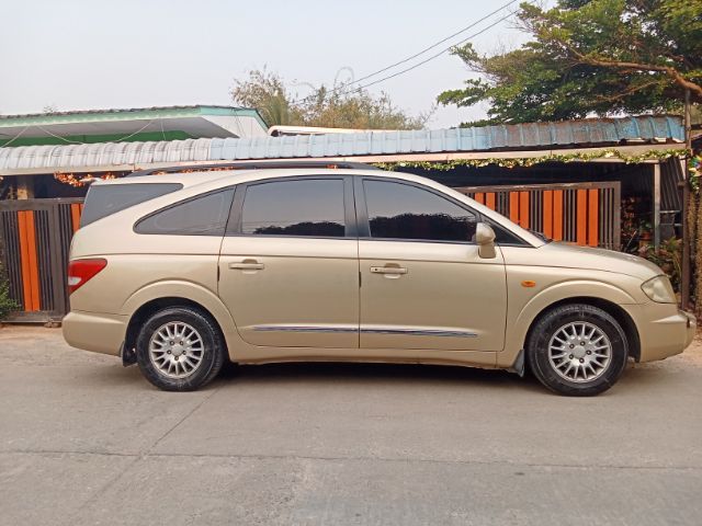 Ssangyong Stavic 2012 2.7 SV270 STD Van ดีเซล เกียร์อัตโนมัติ บรอนซ์ทอง รูปที่ 3