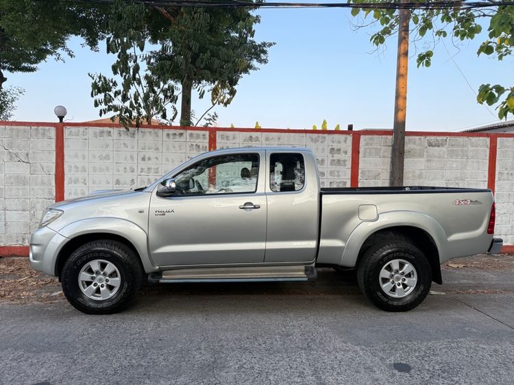 Toyota Hilux Vigo 2009 2.5 E 4WD Sedan ดีเซล ไม่ติดแก๊ส เกียร์ธรรมดา บรอนซ์เงิน รูปที่ 2