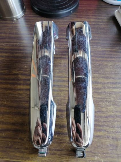 มือจับประตูรถยนต์​ 2 ชิ้น 100 รวมส่ง