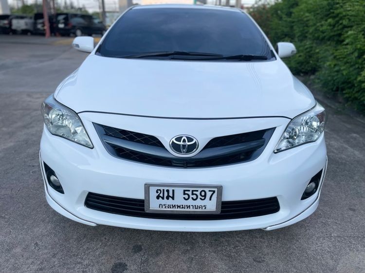 รถ Toyota Altis 1.8 E สี ขาว