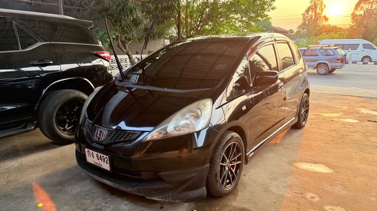 รถ Honda Jazz 1.5 S i-VTEC สี ดำ