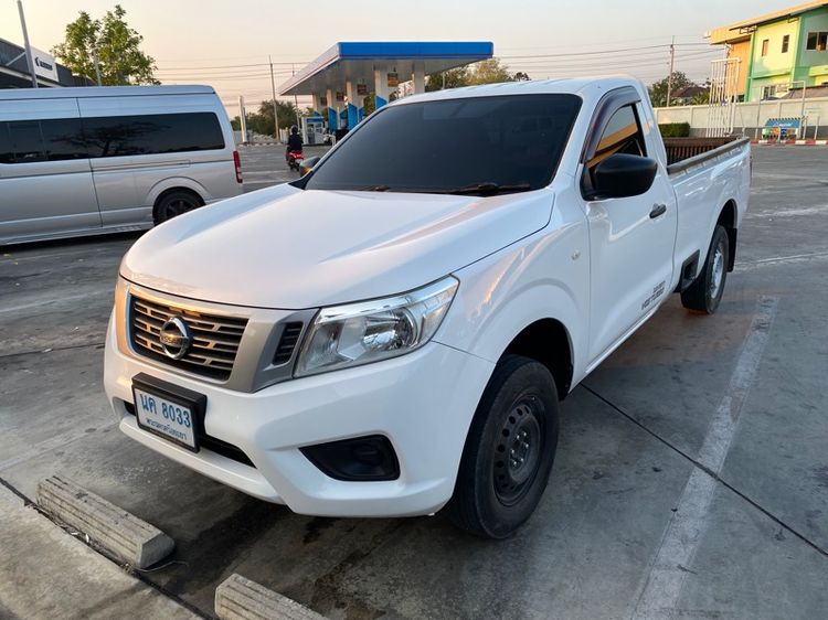 รถ Nissan Navara 2.5 SL สี ขาว