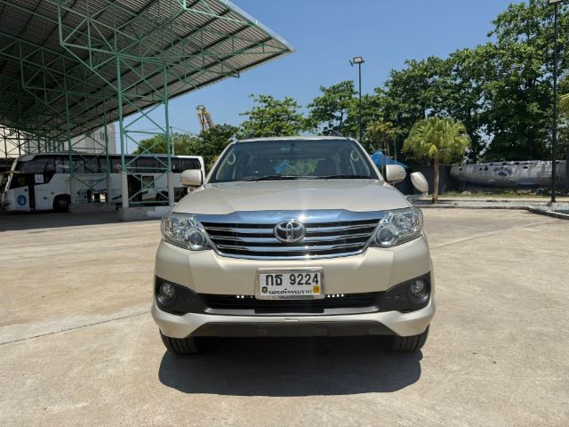 Toyota Fortuner 2012 2.7 V 2WD Champ Midnight Shine Van เบนซิน LPG เกียร์อัตโนมัติ บรอนซ์ทอง รูปที่ 3