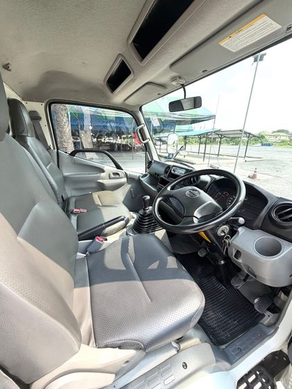 รถ HINO 300 ATOM ( 4 ล้อป้ายเล็กไม่ติดเวลา)  ปี 2561  รถสวย ไมล์ 84,955  มือเดียว  ออกจากห้าง รูปที่ 12