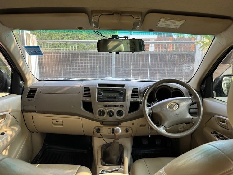 Toyota Hilux Vigo D4D 2005 Pickup ดีเซล เกียร์ธรรมดา ทอง รูปที่ 4