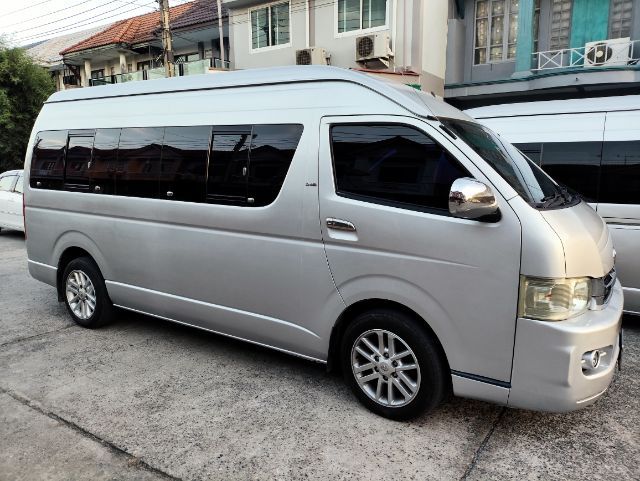 Toyota Commuter 2010 2.5 Van ดีเซล ไม่ติดแก๊ส เกียร์ธรรมดา เทา รูปที่ 3