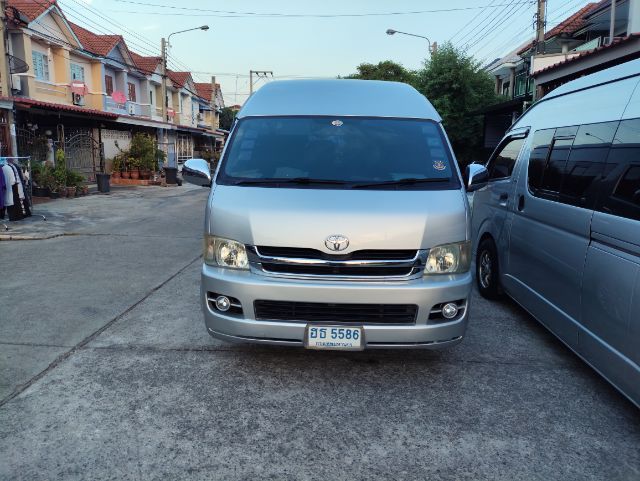 Toyota Commuter 2010 2.5 Van ดีเซล ไม่ติดแก๊ส เกียร์ธรรมดา เทา รูปที่ 2