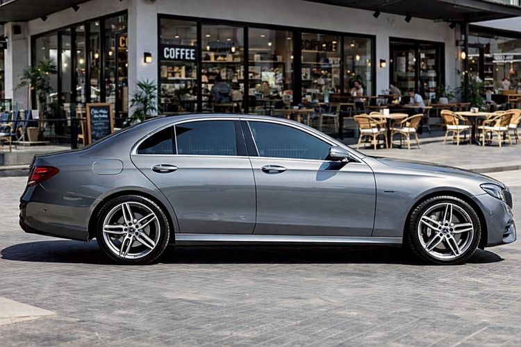 Mercedes-Benz E-Class 2019 E350 AMG Sedan เบนซิน ไม่ติดแก๊ส เกียร์อัตโนมัติ เทา รูปที่ 3