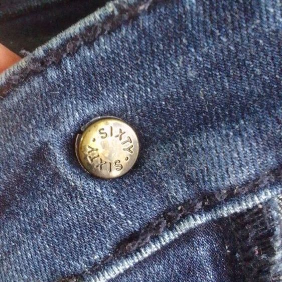 ตัวนี้เป็นยีนส์แบรนด์ MISS SIXTY ซึ่งถือว่าเป็นแบรนด์แฟชั่นผู้หญิงระดับกลาง-ค่อนบน  ราคามือหนึ่งค่อนข้างสูง
 รูปที่ 6