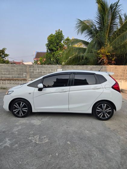 Honda Jazz 2015 1.5 S Sedan เบนซิน ไม่ติดแก๊ส เกียร์อัตโนมัติ ขาว รูปที่ 2