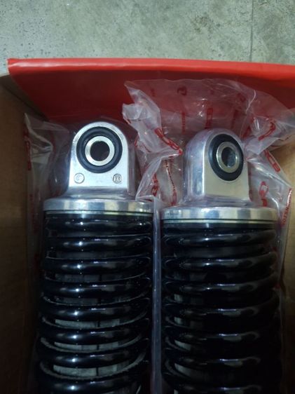 ขออนุญาตขายโช๊คเดิม Honda dax 125 ใช้งานไป 2,000 โล สภาพดีมาก รูปที่ 2