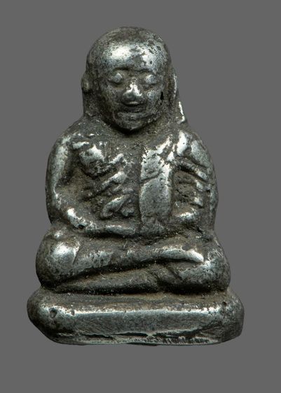 หลวงพ่อเงินพิมพ์ขี้ตาเนื้อเงินยวง