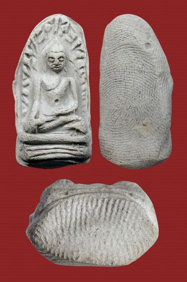 พระรอด ลำพูน พิมพ์ใหญ่ เนื้อออกสีขาว