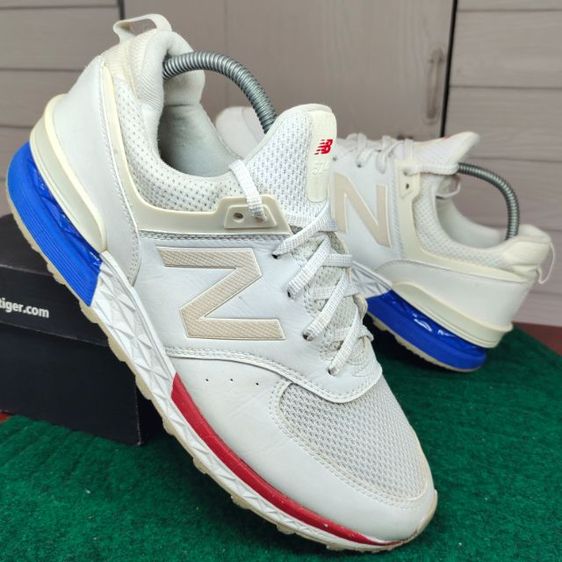ขาว ผ้าใบ รองเท้าผ้าใบ UK 8.5 | EU 42 2/3 | US 9 ลดพิเศษ💥New Balance 574💥ของแท้‼️พื้นนิ่ม เบา สวยๆ สภาพดี💥ไซร์ 42.5