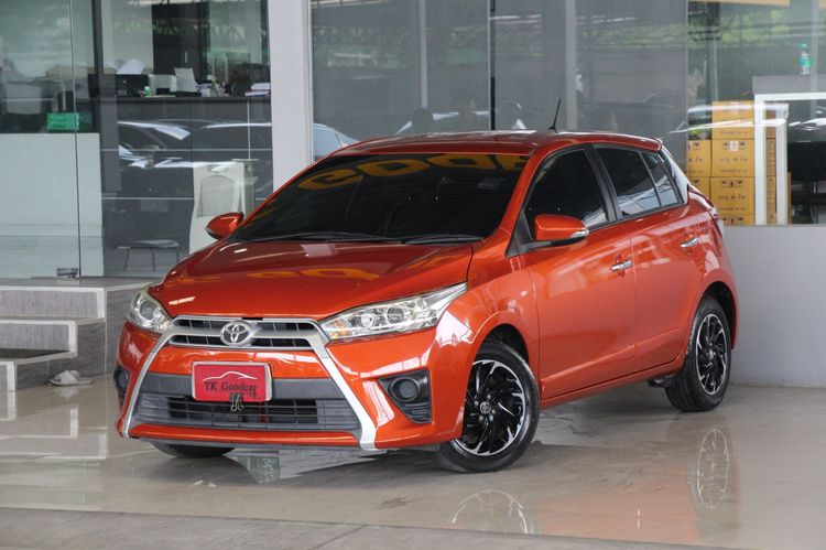 รถ Toyota Yaris 1.2 G สี ส้ม