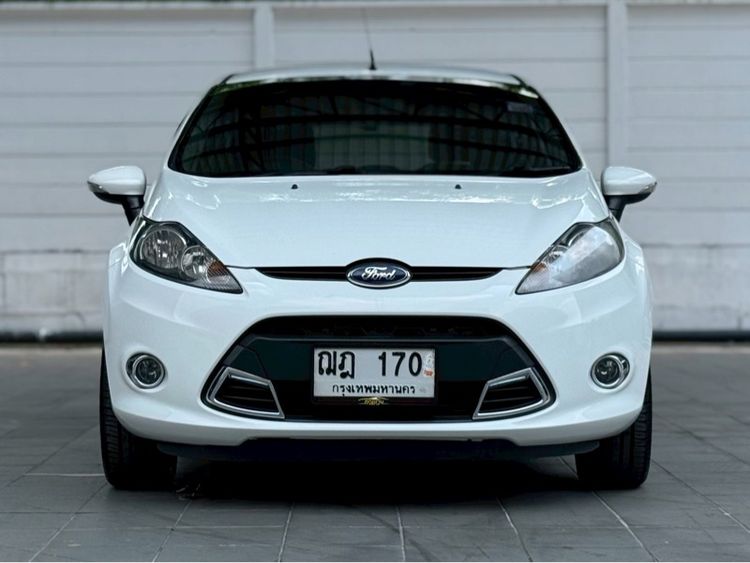 รถ Ford Fiesta 1.6 Sport สี ขาว