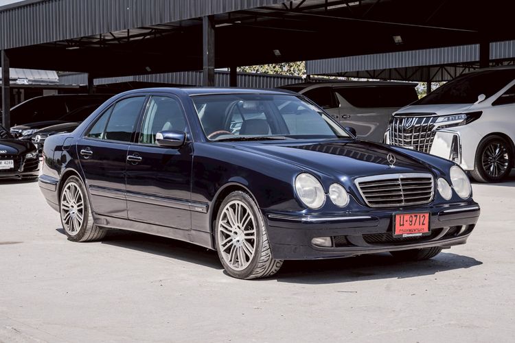 Mercedes-Benz E-Class 1996 E230 Sedan เบนซิน น้ำเงิน รูปที่ 3