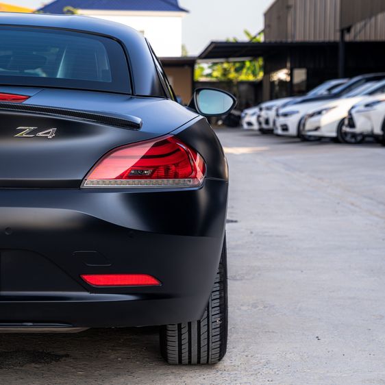 BMW Z4 2010 2.5 sDrive23i Sedan เบนซิน ดำ รูปที่ 4
