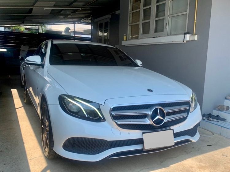 Mercedes-Benz E-Class 2018 E350 Sedan ปลั๊กอินไฮบริด (PHEV) เกียร์อัตโนมัติ ขาว รูปที่ 3