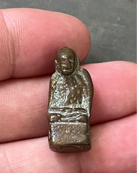 พระหล่อ