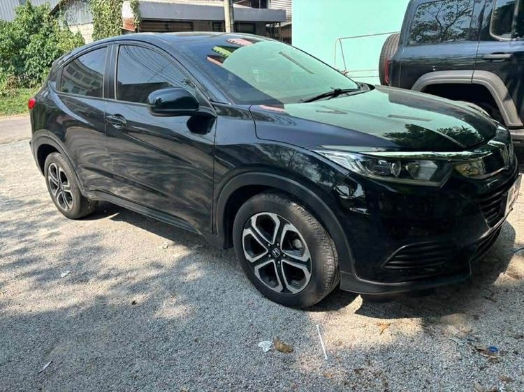 รถ Honda HR-V 1.8 E สี ดำ