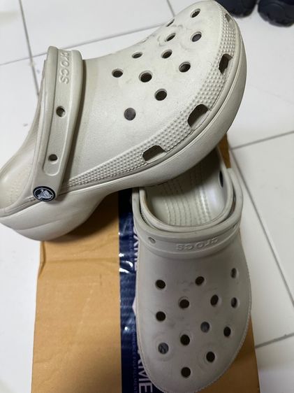 CROCS รองเท้าลำลองผู้หญิง CLASSIC PLATFORM CLOG รุ่น 2067502Y2 - BONE รูปที่ 3