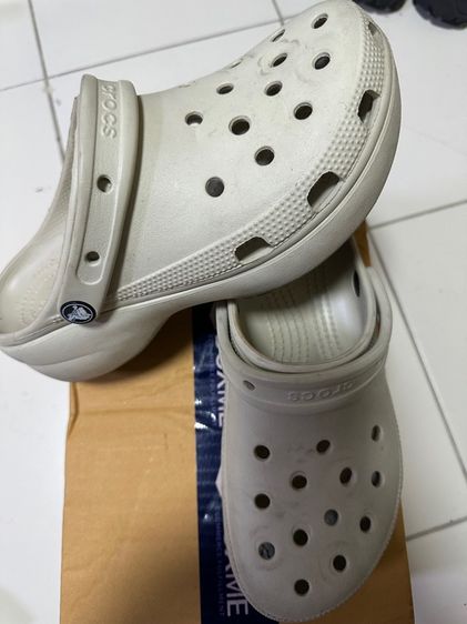 CROCS รองเท้าลำลองผู้หญิง CLASSIC PLATFORM CLOG รุ่น 2067502Y2 - BONE รูปที่ 2