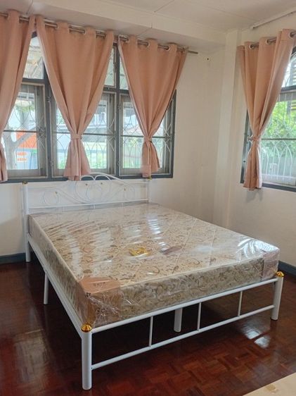 อื่นๆ ตกแต่งครบ 2020 ใช่ บ้านเดี่ยวขนาด100 ตรว. ราคาถูกในแจ้งวัฒนะมีสนามให้2สนามเลี่ยงน้องหมาใด้สบาย รูปที่ 3