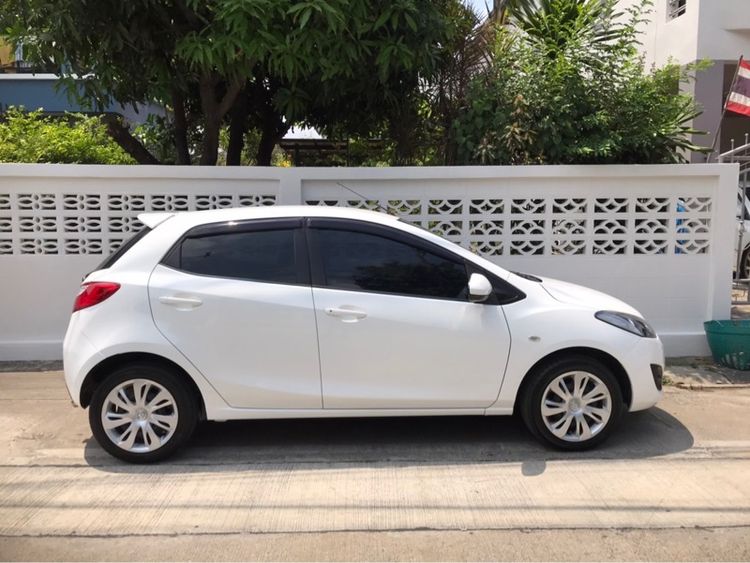 Mazda Mazda 2 2011 1.5 S Sedan เบนซิน ไม่ติดแก๊ส เกียร์อัตโนมัติ ขาว รูปที่ 3