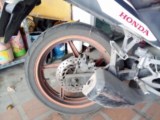 cbr150 รูปที่ 2