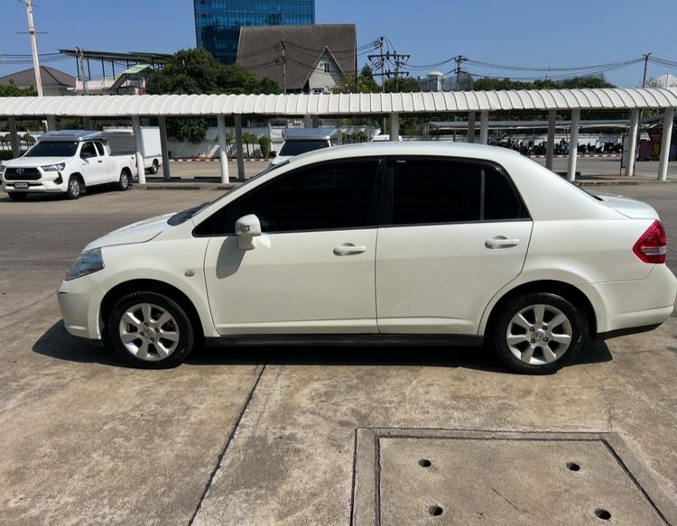 Nissan Tiida 2007 1.6 S Sedan เบนซิน ไม่ติดแก๊ส เกียร์อัตโนมัติ ขาว รูปที่ 4