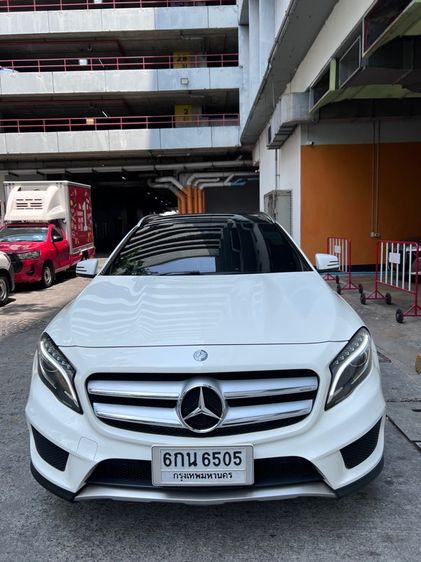 รถ Mercedes-Benz GLA-Class GLA250 สี ขาว