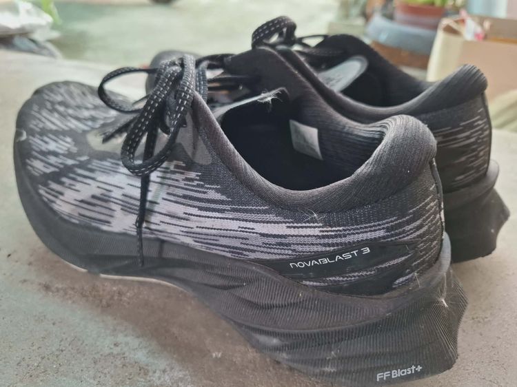 รองเท้าวิ่ง ไม่ระบุ ดำ ปล่อยต่อ Asics Novablast 3 สนใจสินค้าติดต่อ 084 526 2220 จัดส่งได้ทันที