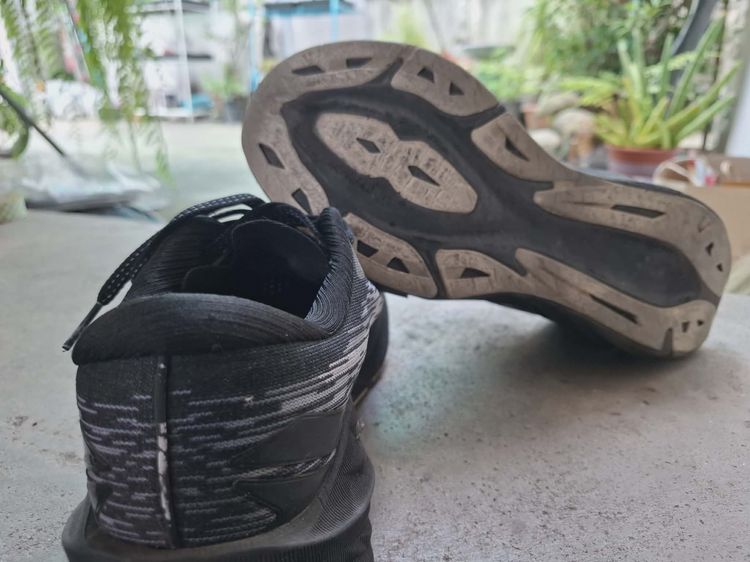 ปล่อยต่อ Asics Novablast 3 สนใจสินค้าติดต่อ 084 526 2220 จัดส่งได้ทันที รูปที่ 5