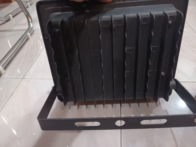 โคมไฟ EVE LED 300W AC 220V อันสภาพสวย มือสอง ขายคู่ สายตัดมา ต้องไปต่อใหม่ รูปที่ 9