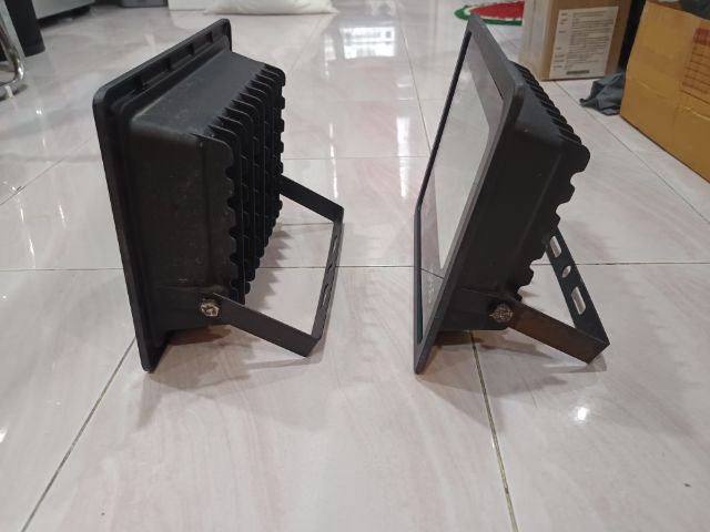 โคมไฟ EVE LED 300W AC 220V อันสภาพสวย มือสอง ขายคู่ สายตัดมา ต้องไปต่อใหม่ รูปที่ 7