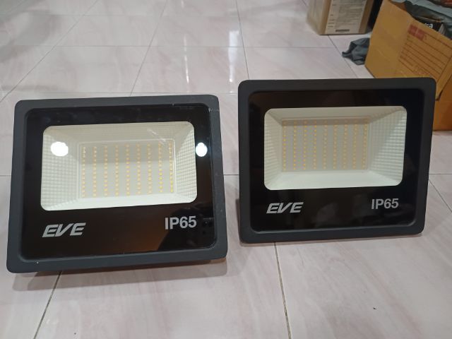 โคมไฟ EVE LED 300W AC 220V อันสภาพสวย มือสอง ขายคู่ สายตัดมา ต้องไปต่อใหม่