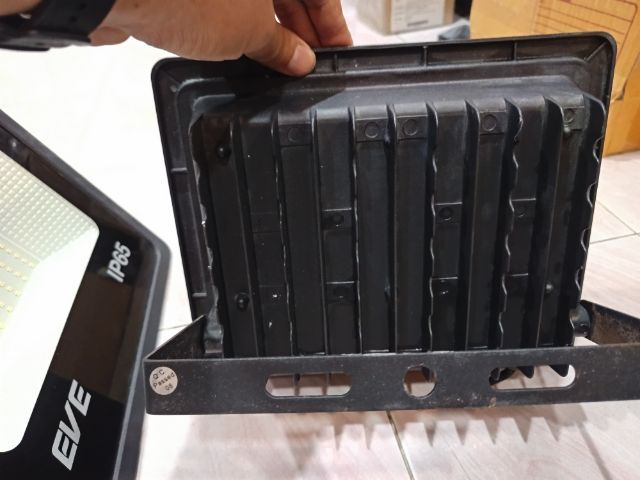 โคมไฟ EVE LED 300W AC 220V อันสภาพสวย มือสอง ขายคู่ สายตัดมา ต้องไปต่อใหม่ รูปที่ 8