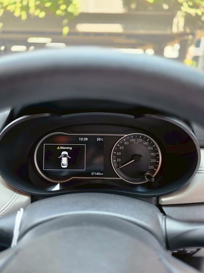 รถ Nissan Almera 1.0 V สี ขาว