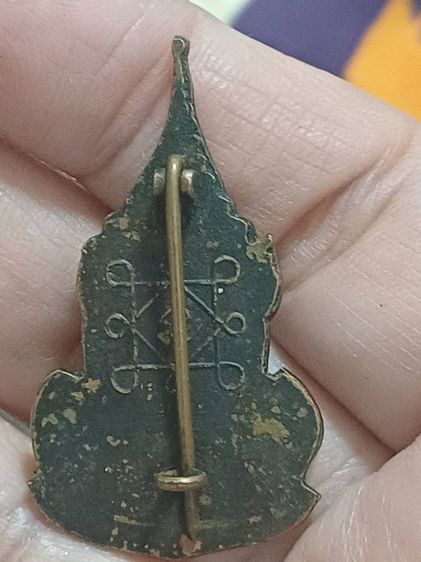 เข็มกลัดหลวงพ่อเพชร รูปที่ 2