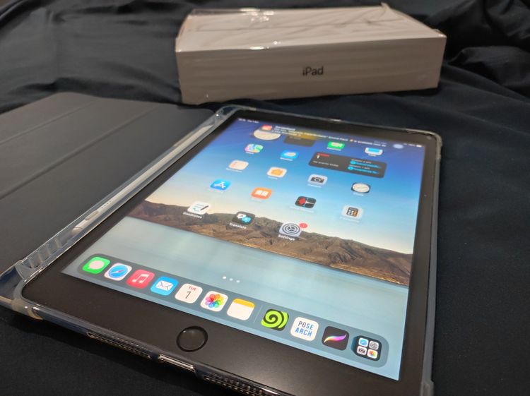 Apple 64 GB 📱 iPad Gen 9 Wi-Fi (64GB) เครื่องศูนย์ไทย ใช้งานน้อย 