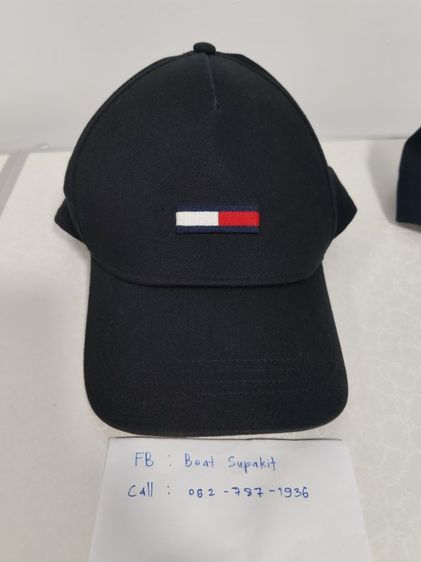 หมวกและหมวกแก๊ป 🧢 Tommy Hilfiger Cap (สีดำ โลโก้แถบธง)
🔥 ของแท้ สภาพสวย ใส่ได้ทุกลุค
💥 จุดเด่น
โลโก้ธงคลาสสิก ดูแพง ใส่ง่าย
สีดำแมทช์ได้ทุกชุด
