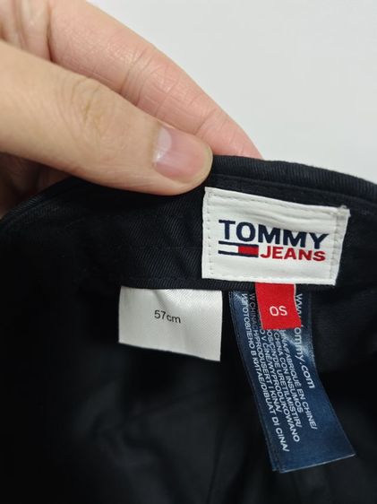 🧢 Tommy Hilfiger Cap (สีดำ โลโก้แถบธง)
🔥 ของแท้ สภาพสวย ใส่ได้ทุกลุค
💥 จุดเด่น
โลโก้ธงคลาสสิก ดูแพง ใส่ง่าย
สีดำแมทช์ได้ทุกชุด
 รูปที่ 2
