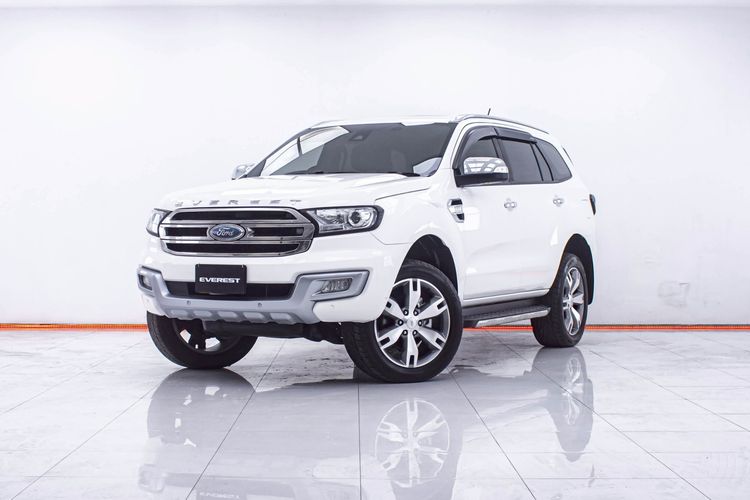 รถ Ford Everest 2.2 Titanium Plus สี ขาว