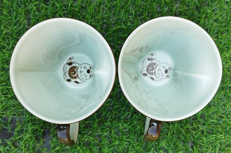 แก้วเซรามิคสีเขียวพาสเทลทรงวินเทจ ลายแมวญี่ปุ่นกวักนำโชค (Maneki Neko) และปลาไท Taiyaki รอบใบ รูปที่ 5