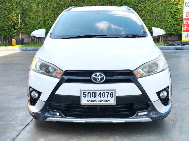  TOYOTA Yaris 1.2 TRD Sportivo AUTO ขาว 2016 รถบ้านสวยพร้อมใช้