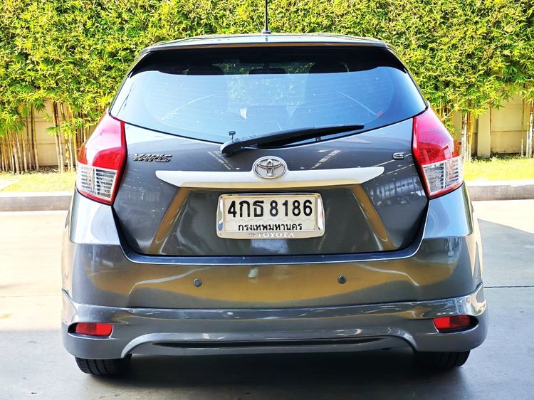 Toyota Yaris 2015 1.2 E Sedan เบนซิน ไม่ติดแก๊ส เกียร์อัตโนมัติ เทา รูปที่ 4